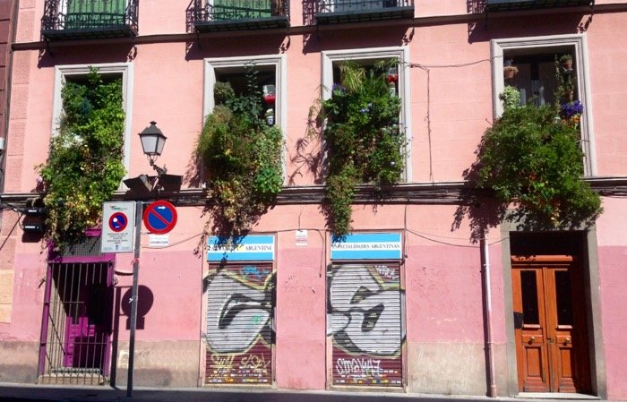 Dónde alojarse y comer en Malasaña, Madrid.